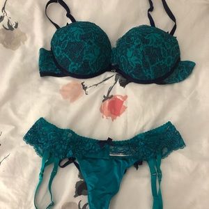 La Senza lace bra, garter and thong